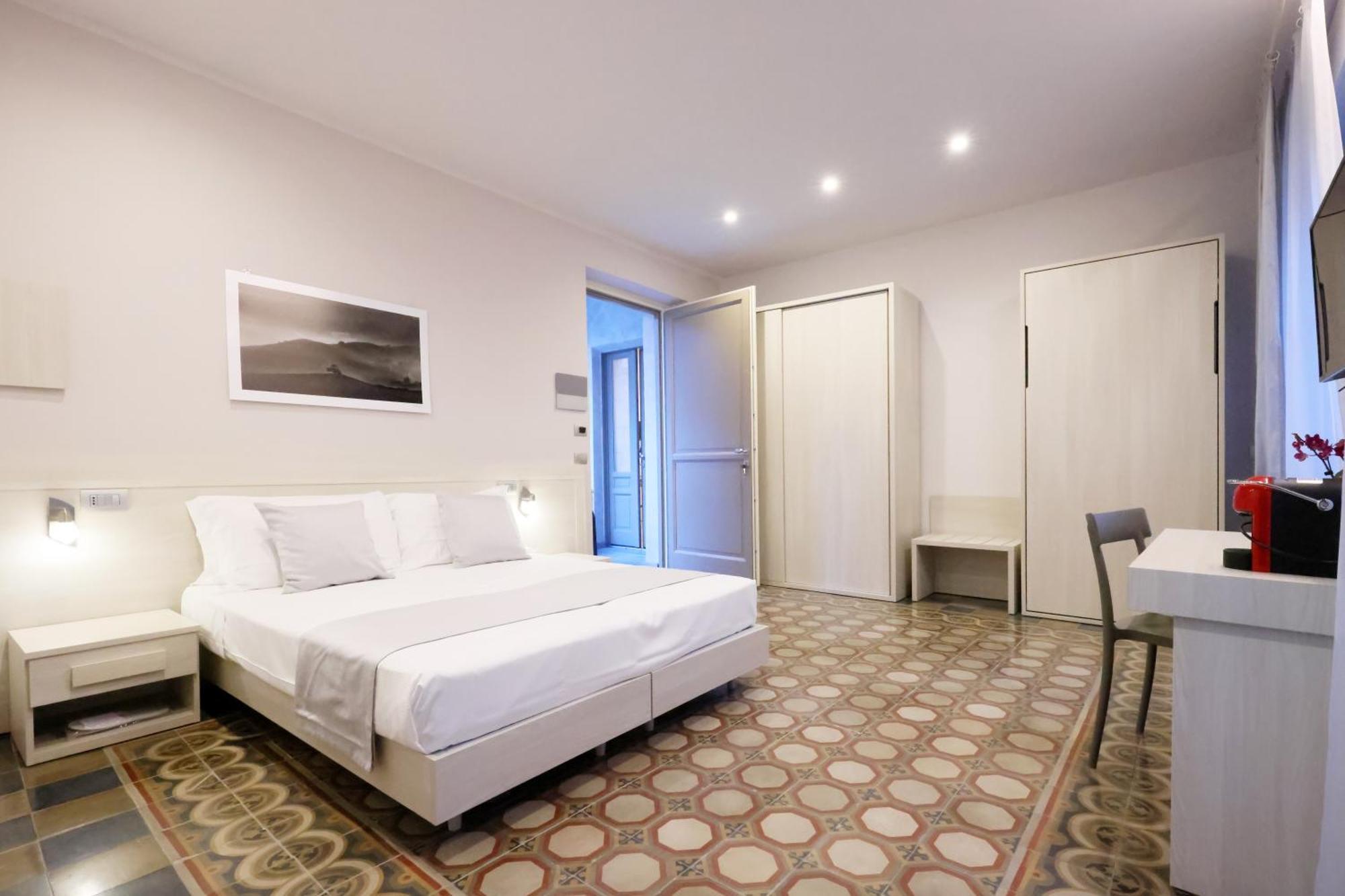 Bed and Breakfast Palazzo Belli Альба Екстер'єр фото