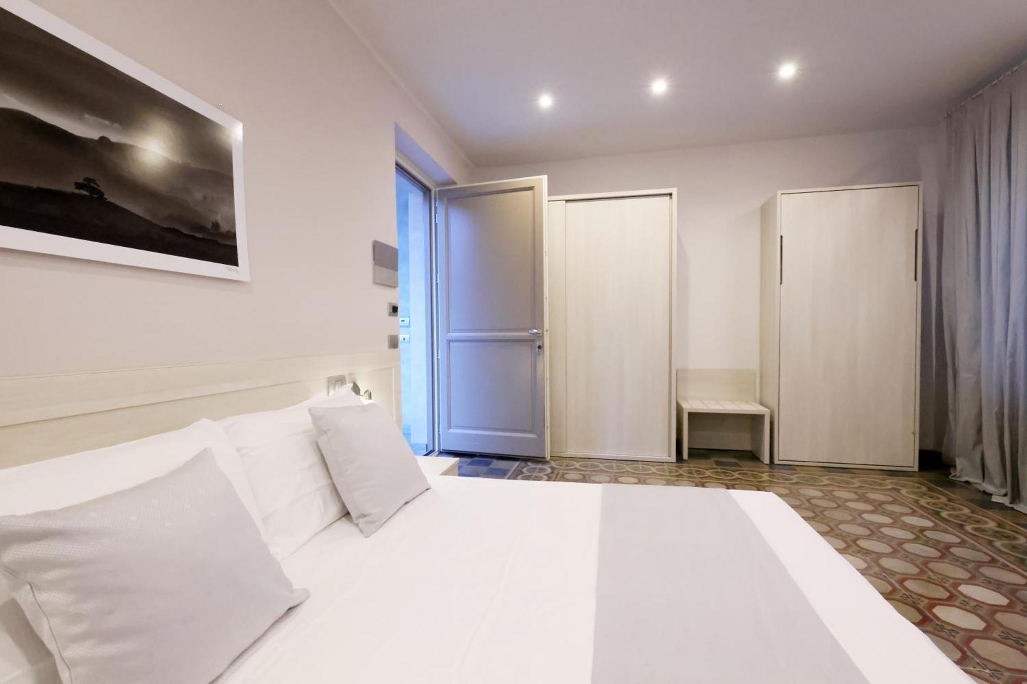 Bed and Breakfast Palazzo Belli Альба Екстер'єр фото