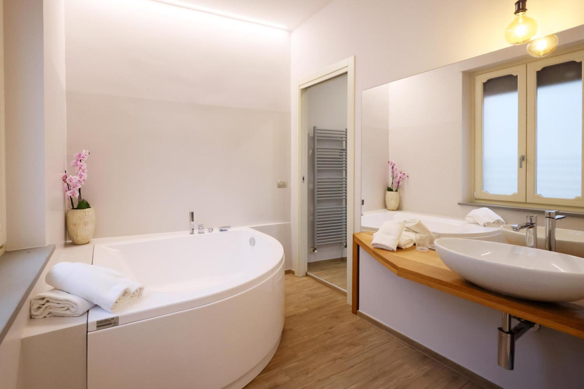 Bed and Breakfast Palazzo Belli Альба Екстер'єр фото